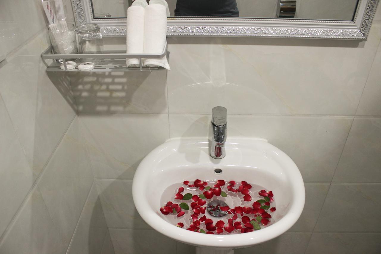 Sky Hotel Chinatown Rangun Kültér fotó