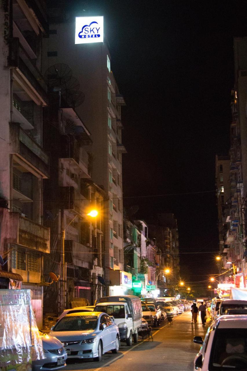 Sky Hotel Chinatown Rangun Kültér fotó
