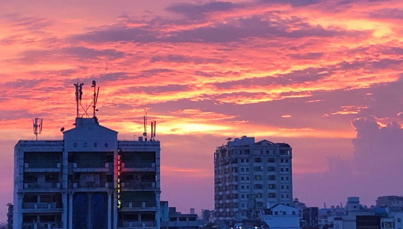 Sky Hotel Chinatown Rangun Kültér fotó